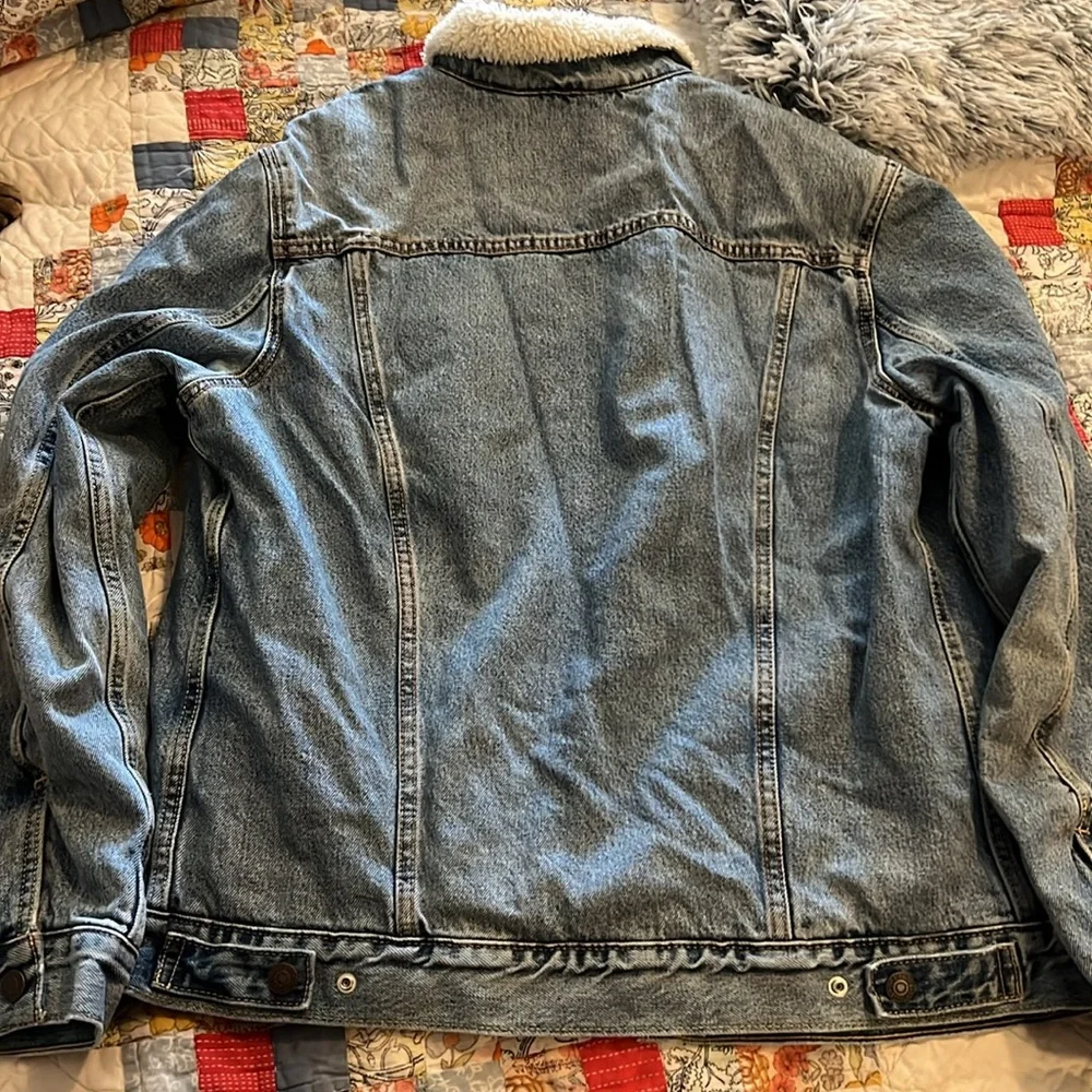 Vintage fleece lined distressed Levi’s denim jeans jacket large - Picture 8 of 8